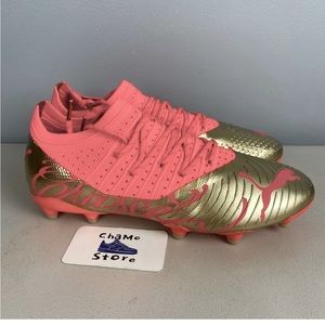 This is the Neymar Puma cleats men’s size 8 New without the box